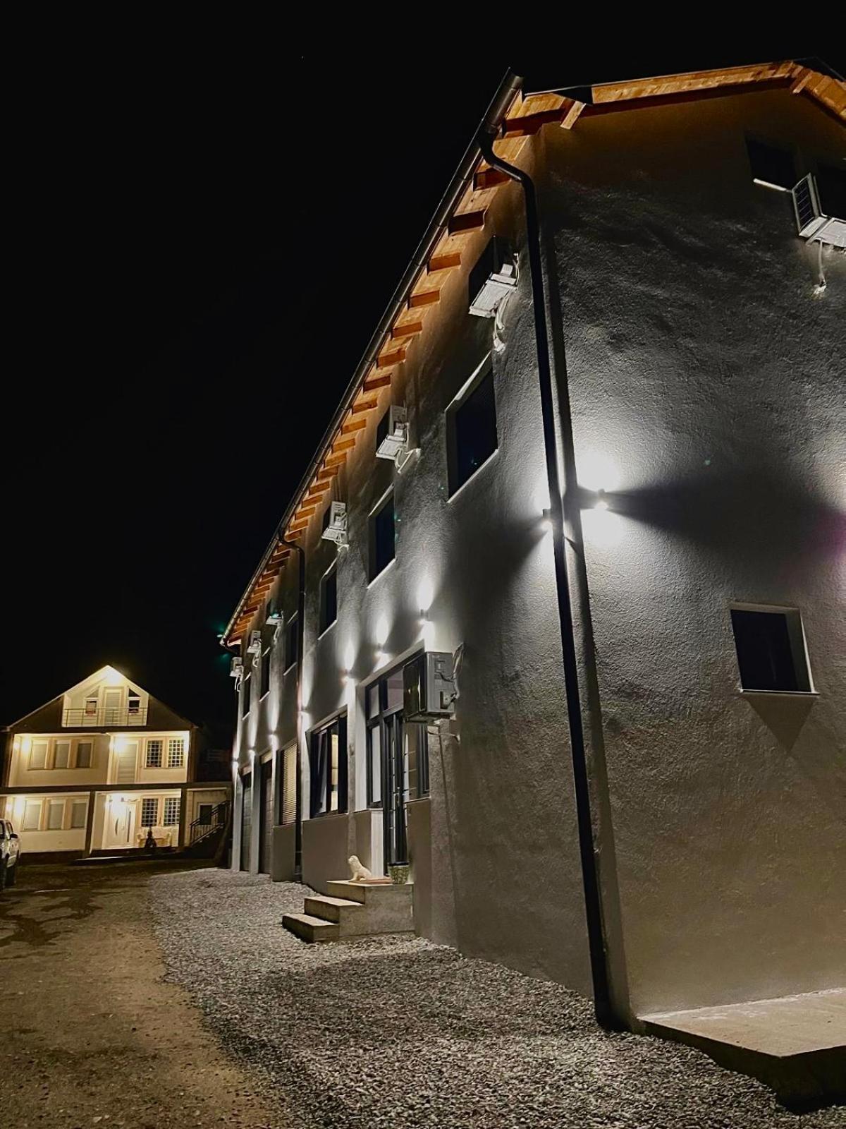 Guesthouse Tropoje E Vjeter Zewnętrze zdjęcie